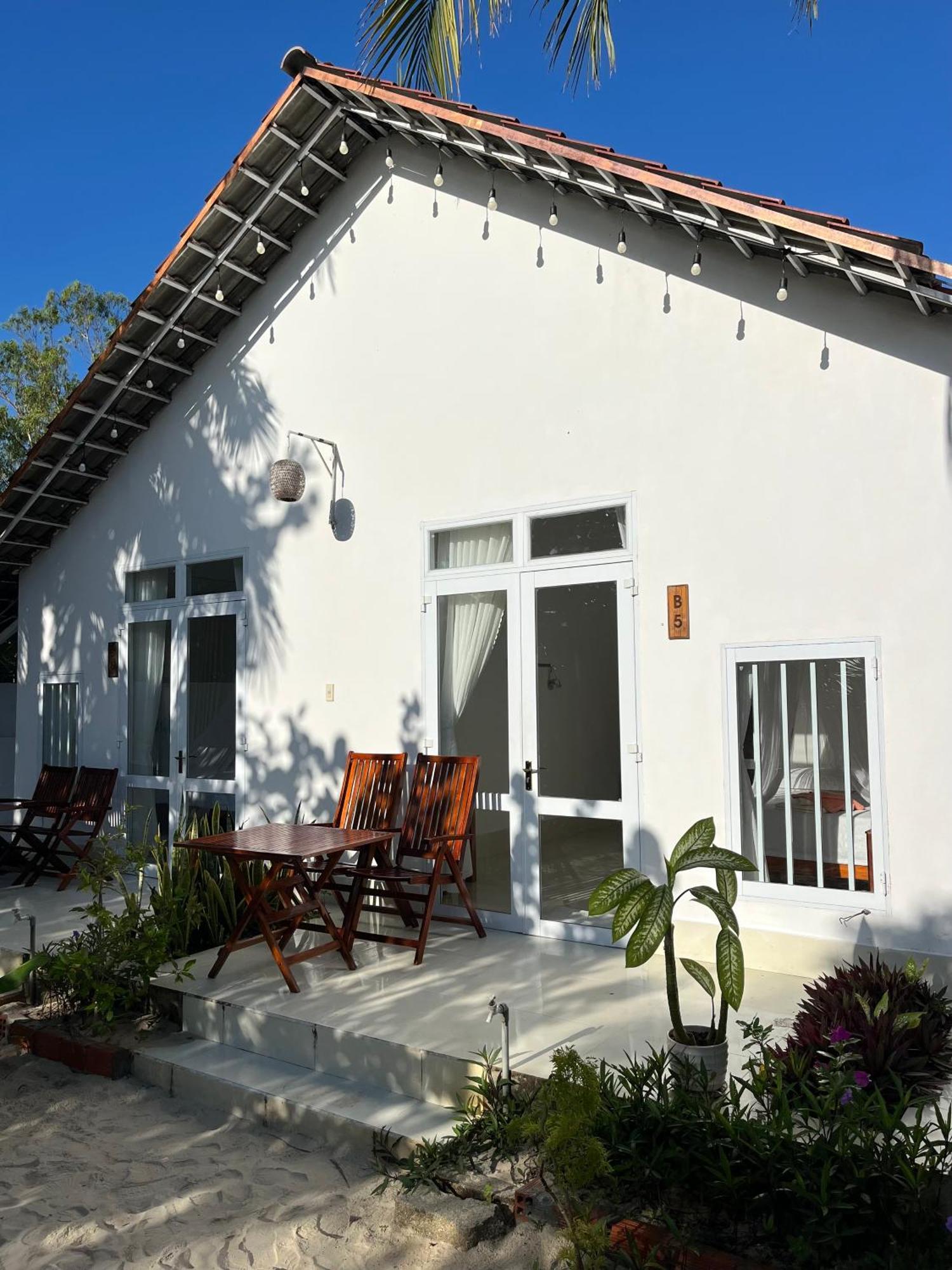 Robinson Beach Bungalow Vinh Hoa Exterior foto